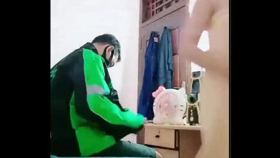 GOJEK antar orderan langsung di ajak ngentot