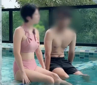 enak renang ketemu tante diajak lah aku ke hotel